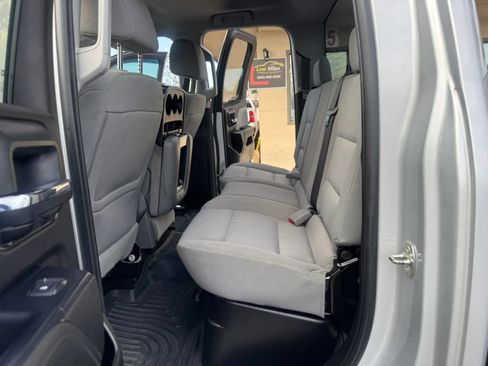 Used 2018 Chevrolet Silverado 1500 Custom w/ Custom Value Package RWD image 12