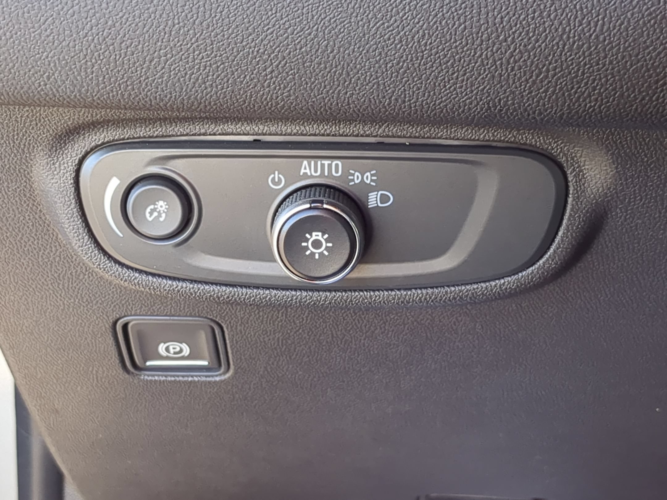 Certified 2023 GMC Terrain SLE FWD image 16