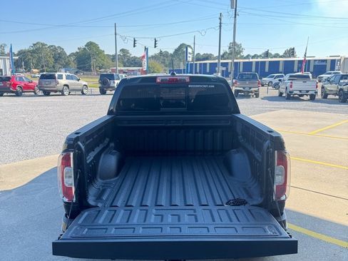 Used 2022 GMC Canyon AT4 image 6