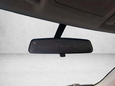 Used 2017 Toyota Camry SE image 11