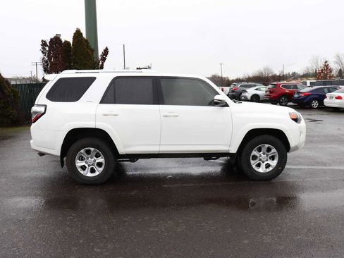 Used 2015 Toyota 4Runner SR5 Premium image 4