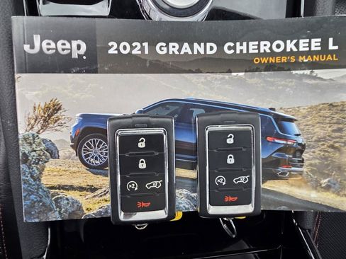 Used 2021 Jeep Grand Cherokee L Summit w/ Advanced Protech Group IV AWD/4WD image 45