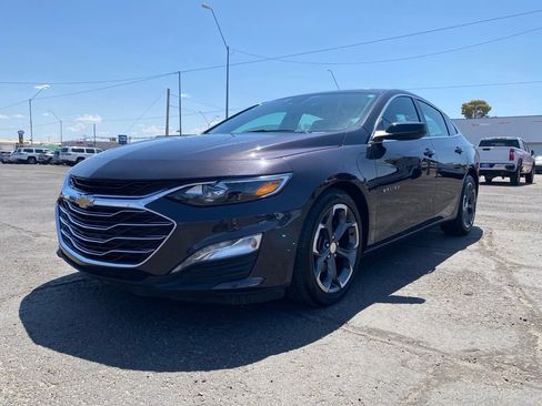Used 2023 Chevrolet Malibu LT FWD image 2