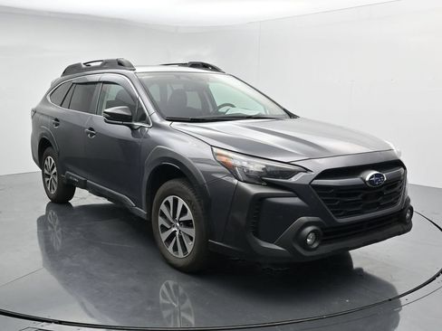Used 2025 Subaru Outback Premium w/ Popular Package #1 AWD/4WD image 2