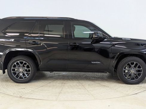 Used 2023 Toyota Sequoia Platinum image 8