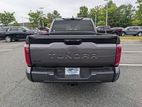 Used 2024 Toyota Tundra Platinum AWD/4WD image 4