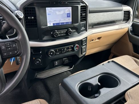 Used 2023 Ford F150 XLT AWD/4WD image 12