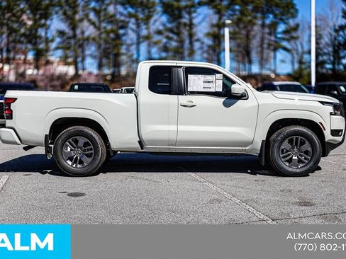Certified 2025 Nissan Frontier SV RWD image 11