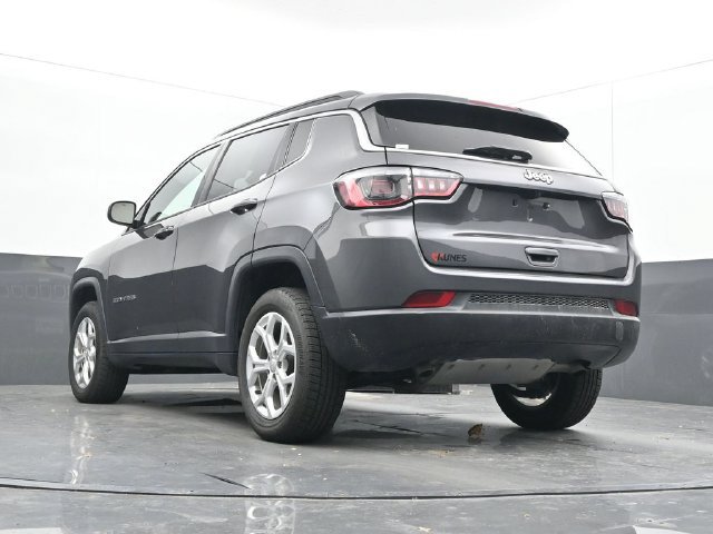 Used 2024 Jeep Compass Latitude AWD/4WD image 47