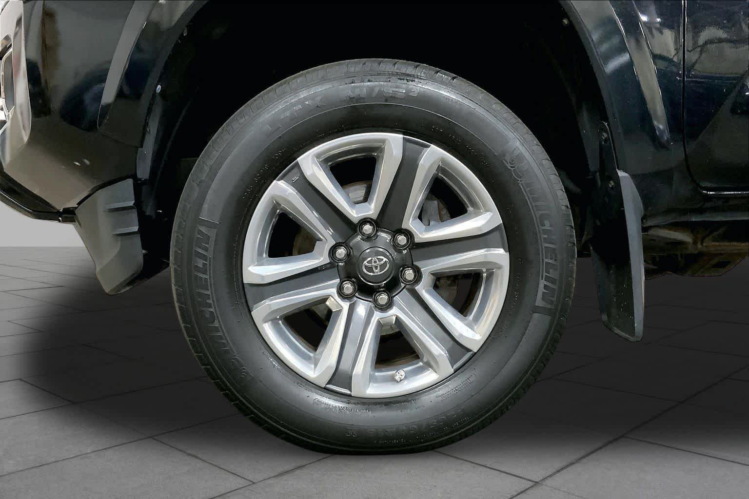 Used 2018 Toyota Tacoma Limited AWD/4WD image 11