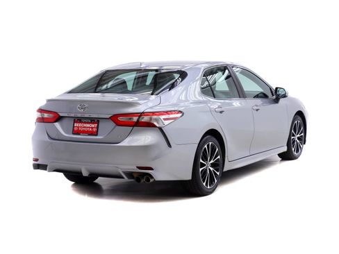 Used 2020 Toyota Camry SE FWD image 2