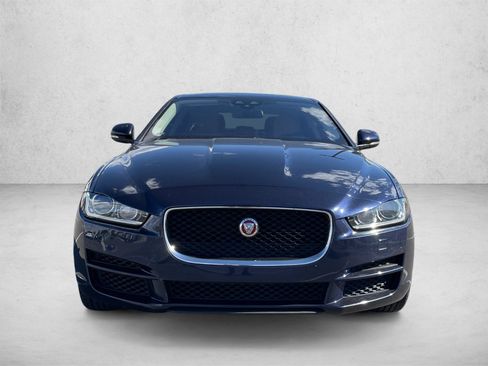 Used 2018 Jaguar XE Premium AWD/4WD image 2