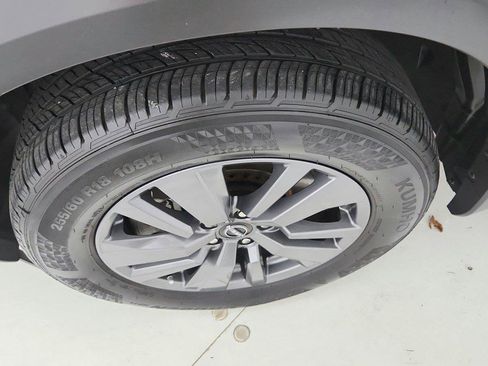 Certified 2025 Nissan Pathfinder SV FWD image 36