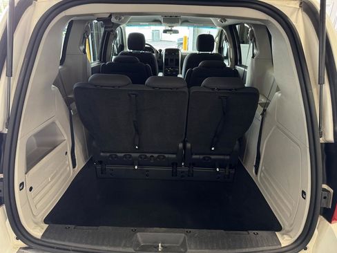 Used 2009 Dodge Grand Caravan SE w/ Climate Group FWD image 28