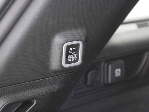 Used 2022 Jeep Grand Cherokee Overland w/ Advanced Protech Group III image 10