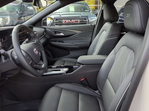 New 2026 Buick Envista Sport Touring w/ Studio Series FWD image 12