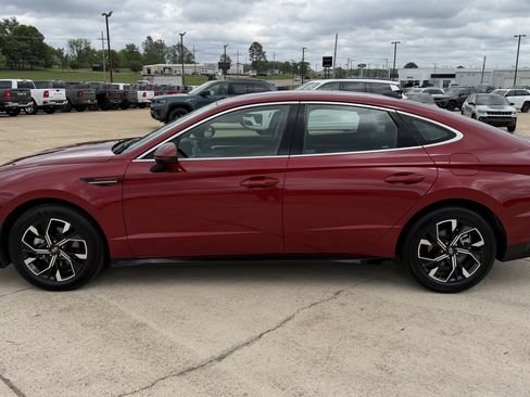 Used 2025 Hyundai Sonata SEL FWD image 4