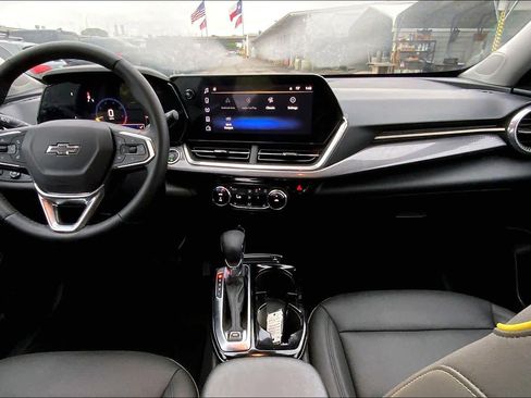 Used 2025 Chevrolet Trax ACTIV w/ Driver Confidence Package FWD image 14