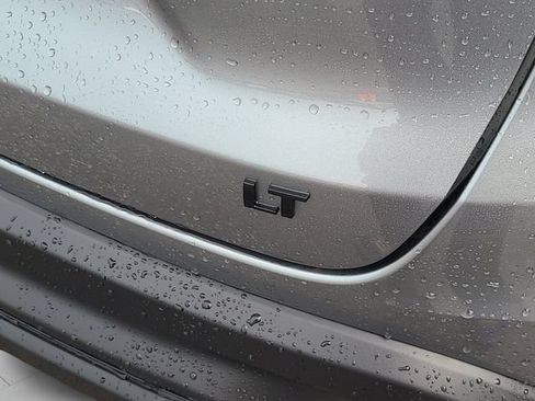 New 2026 Chevrolet Trax LT w/ Midnight Edition FWD image 9