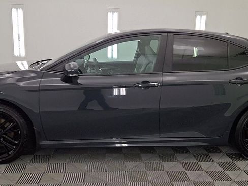 Certified 2025 Toyota Camry SE image 9