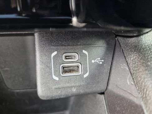 Used 2025 Jeep Compass Latitude image 45