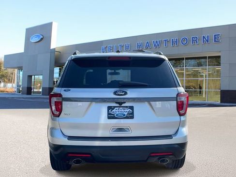 Used 2019 Ford Explorer XLT w/ Equipment Group 202A FWD image 5
