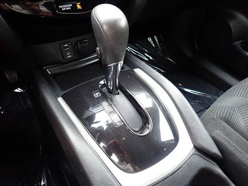 Used 2014 Nissan Rogue SV w/ SV Family Package AWD/4WD image 14