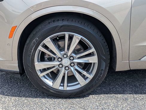Used 2022 Cadillac XT6 Premium Luxury w/ Technology Package AWD/4WD image 13