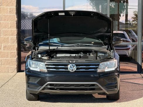 Used 2020 Volkswagen Tiguan SE image 23