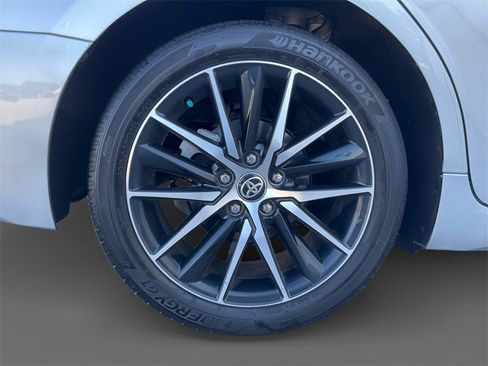 Used 2024 Toyota Camry SE image 10