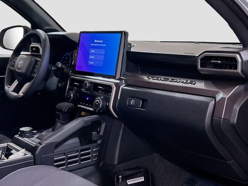 Used 2025 Toyota Tacoma TRD Sport w/ TRD Sport Upgrade Package image 25