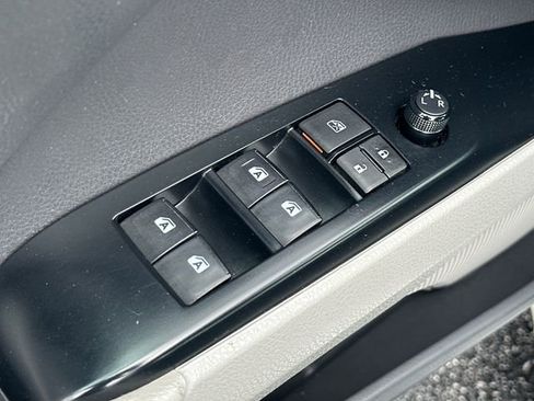 Used 2019 Toyota Camry LE FWD image 14