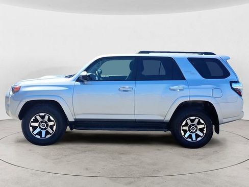 Used 2024 Toyota 4Runner TRD Off-Road AWD/4WD image 2