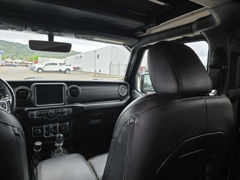 Used 2021 Jeep Wrangler Unlimited Sahara AWD/4WD image 14