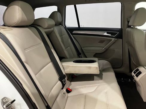 Used 2015 Volkswagen Golf TDI SE image 41