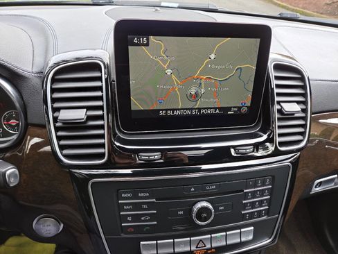 Used 2017 Mercedes-Benz GLS 450 4MATIC image 35