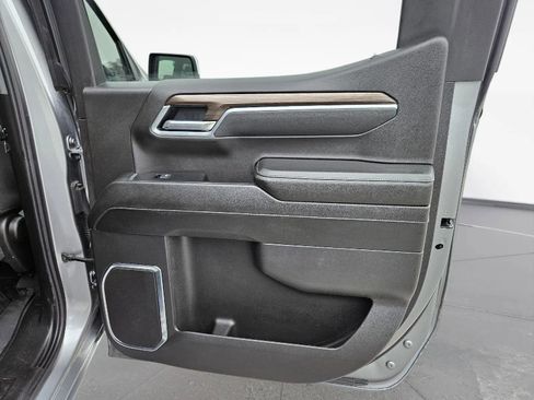 Used 2022 Chevrolet Silverado 1500 LTZ w/ LTZ Premium Package image 28