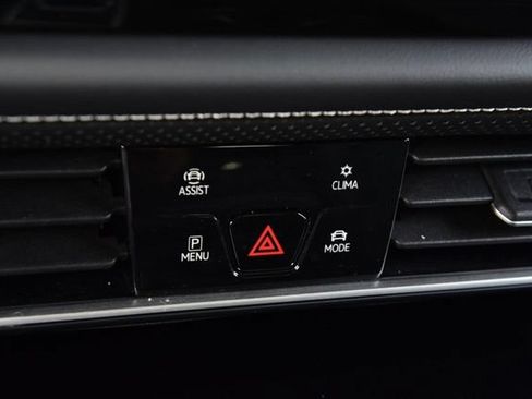 Used 2025 Volkswagen Atlas Cross Sport SE w/ Panoramic Sunroof Package FWD image 15