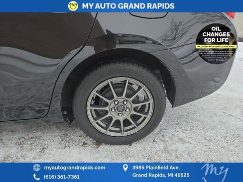 Used 2019 Toyota Corolla LE image 30