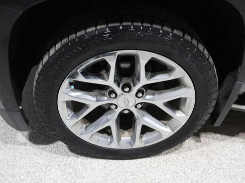 Used 2018 Chevrolet Suburban Premier image 10