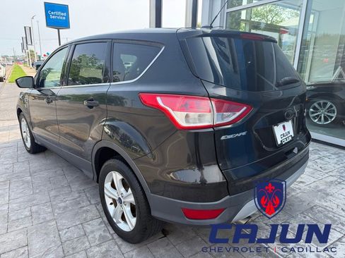 Used 2015 Ford Escape SE FWD image 2