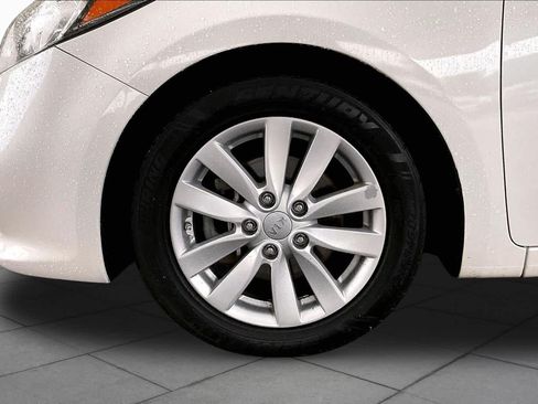 Used 2016 Kia Forte Koup EX FWD image 10