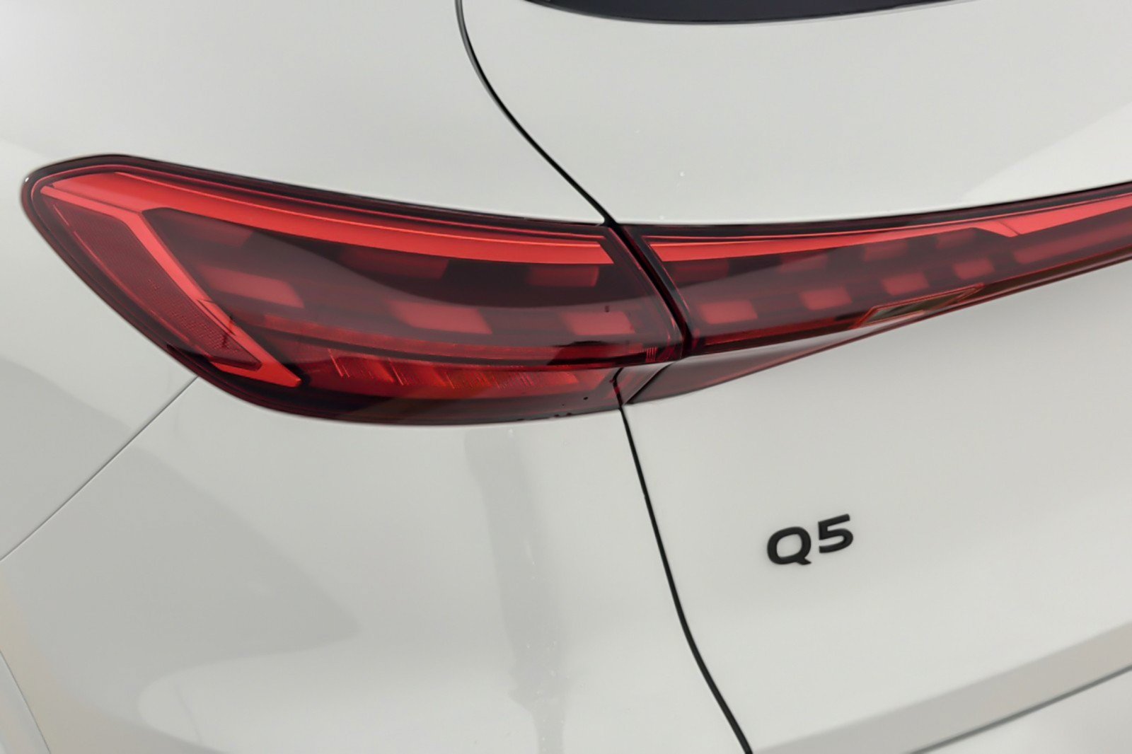 Used 2025 Audi Q5 Premium Plus w/ Premium Plus AWD/4WD image 25