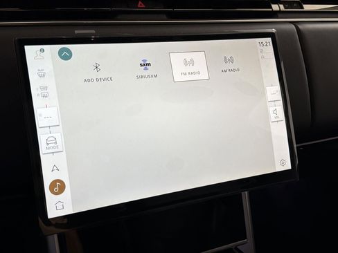 New 2026 Land Rover Range Rover Long Wheelbase SE image 18