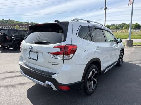 Used 2024 Subaru Forester Touring w/ Convenience Package AWD/4WD image 3