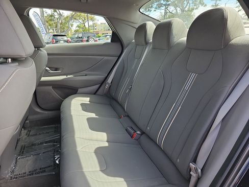 Certified 2023 Hyundai Elantra SEL image 13