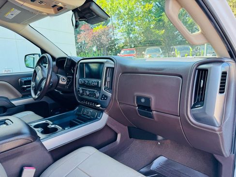 Used 2017 Chevrolet Silverado 1500 LTZ Z71 w/ LTZ Plus Package AWD/4WD image 41