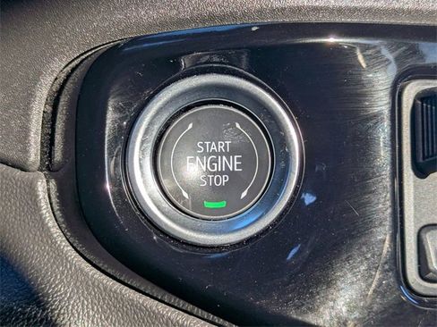 Used 2025 GMC Sierra 1500 SLT image 29