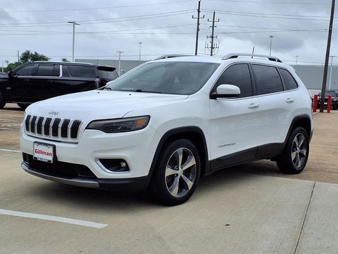 Used 2019 Jeep Cherokee Limited FWD image 24
