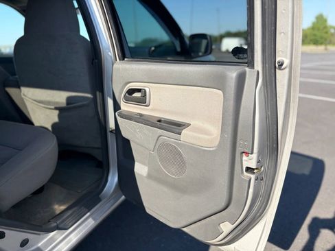 Used 2005 Chevrolet Colorado LS image 18